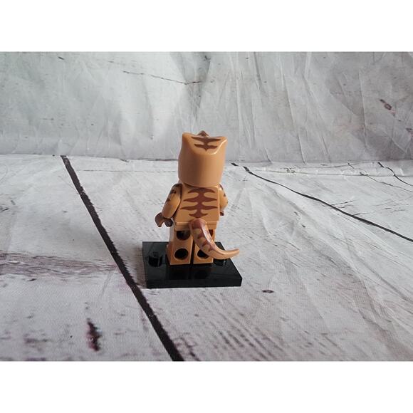 Lego T-Rex Costume Fan Minifigure Dinosaur Collectible Series 24 - Picture 4 of 4